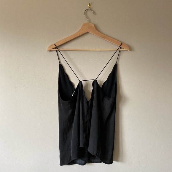 Black Scallop Neckline Spaghetti Strap Tank Top - Picture 3 of 8